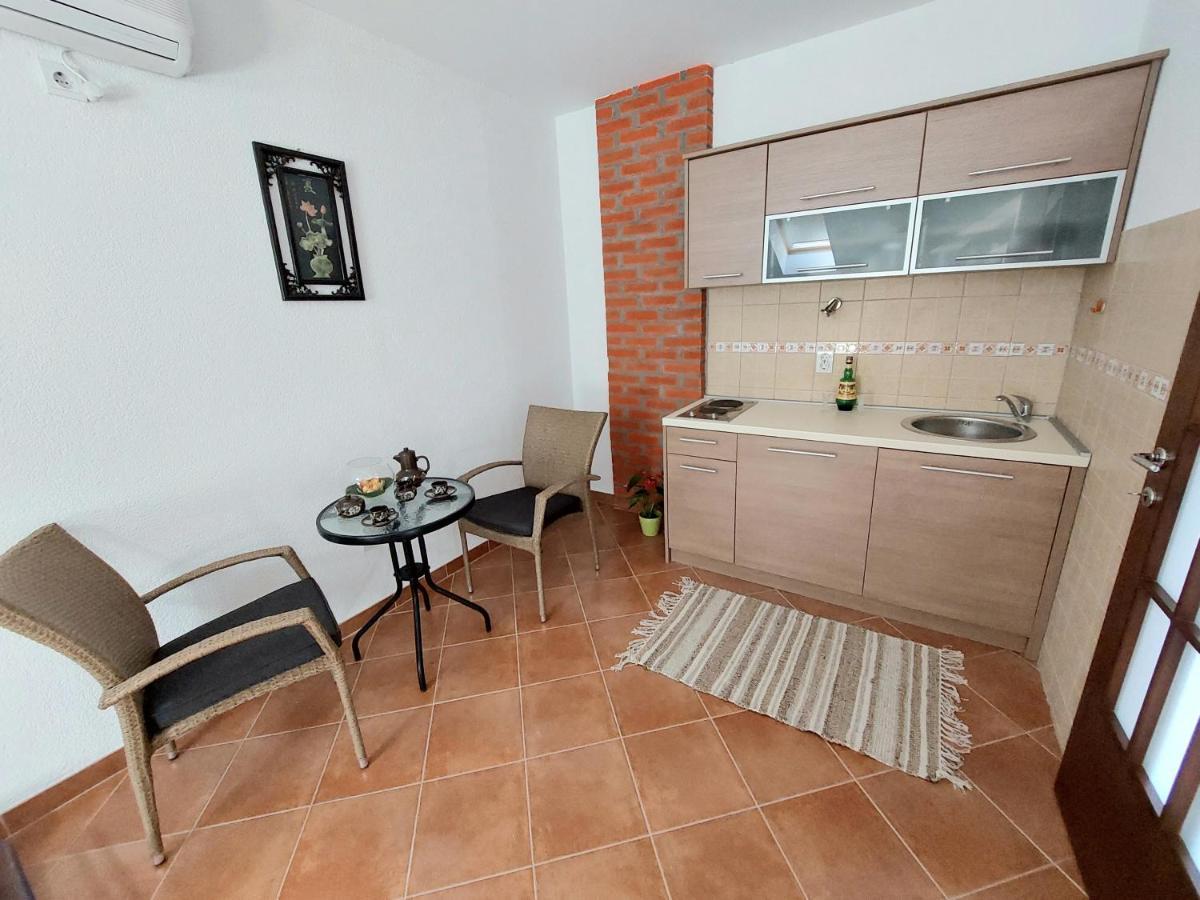 شقة Apartman - Dobrota Sun كوتور المظهر الخارجي الصورة